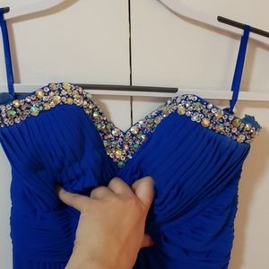 Gorgeous royal blue prom dress!